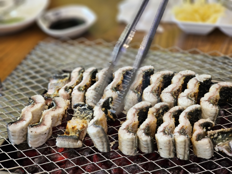 Immunity boosting foods for adults? Freshwater Eel at Eel Town, Bucheon: A Must-Try Delicacy in South Korea