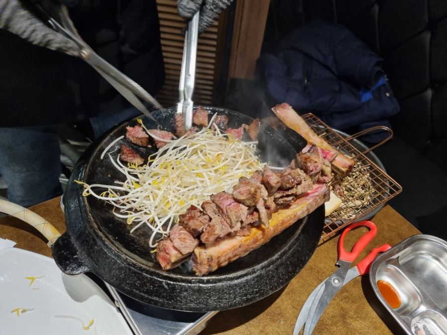 korean must eat Go Jip Udae Galbi 고짚 우대갈비 in Siheung Eunhaeng branch South Korea 14