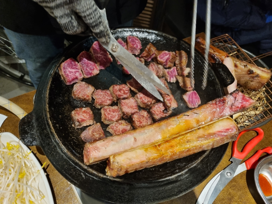 korean must eat Go Jip Udae Galbi 고짚 우대갈비 in Siheung Eunhaeng branch South Korea 9